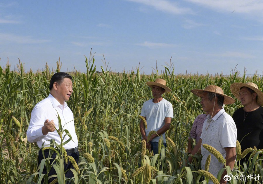 Xi Jinping al villaggio di Gaoxigou sull'altopiano del Loess