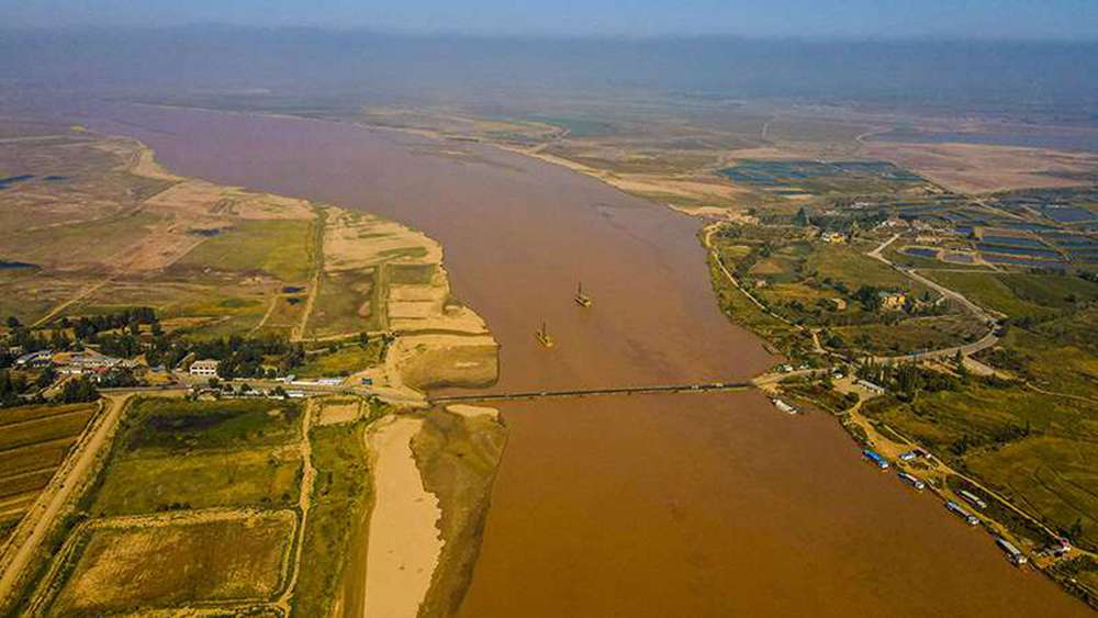 Mongolia interna: paesaggio autunnale del Fiume Giallo