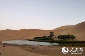 Dunhuang nei millenni: la lunga storia della cultura buddista e delle meraviglie naturali