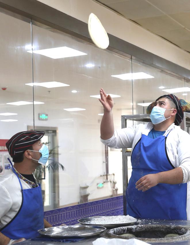 Il pane tradizionale dello Xinjiang fa lievitare l'economia