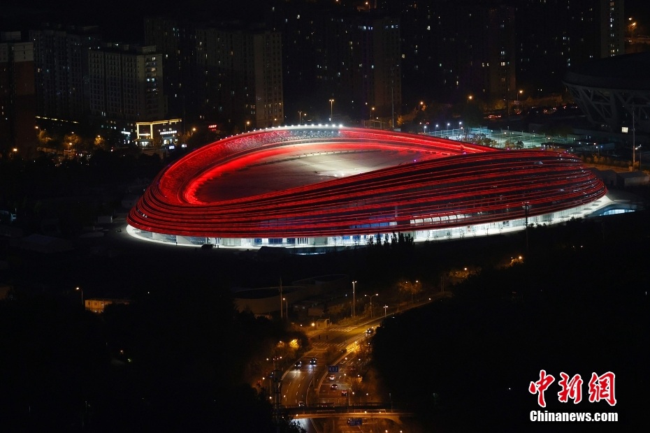 Beijing 2022: iconici impianti olimpici si accendono per la prima volta