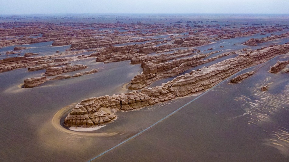 In foto: Paesaggio del Geoparco Nazionale Dunhuang Yardang