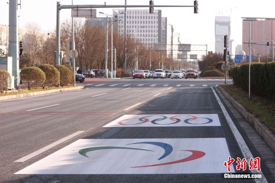 Sulle strade di Beijing si inizia a designare le corsie per i Giochi Olimpici Invernali