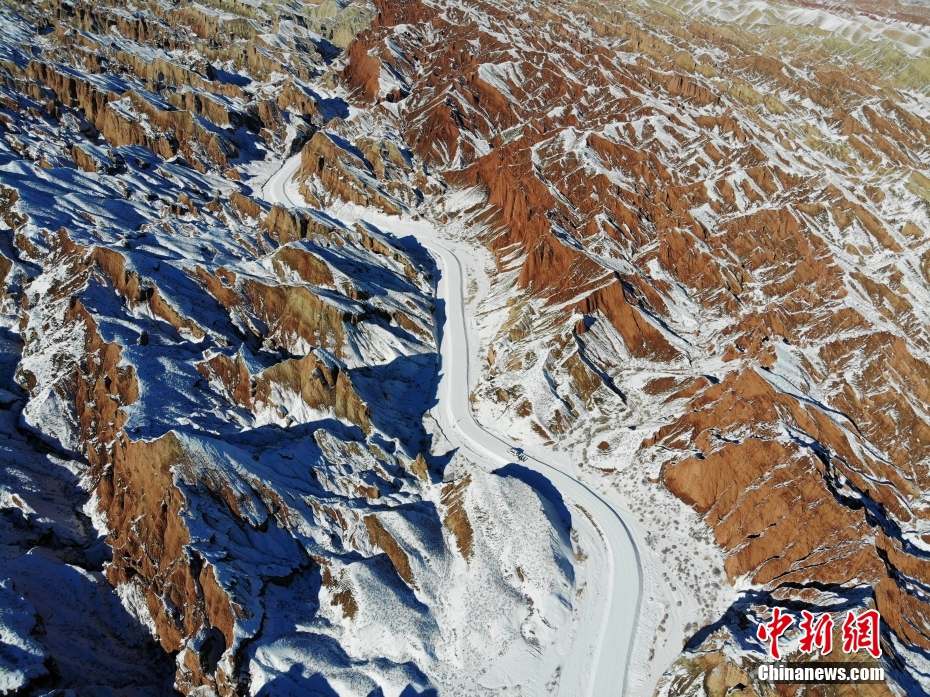 Zhangye, Gansu: riaperta l'area panoramica innevata di Danxia 