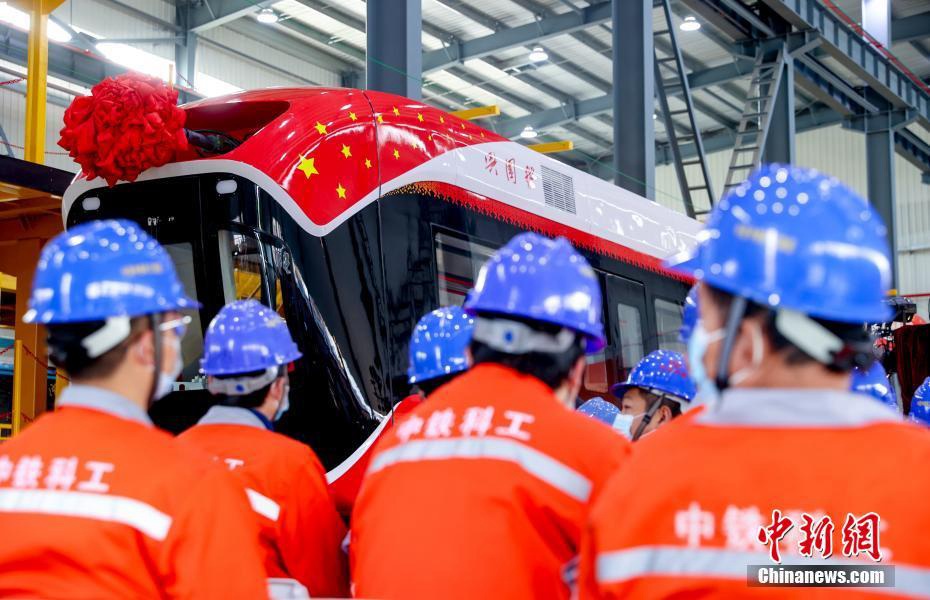 Primo treno sopraelevato a levitazione magnetica della Cina a Wuhan