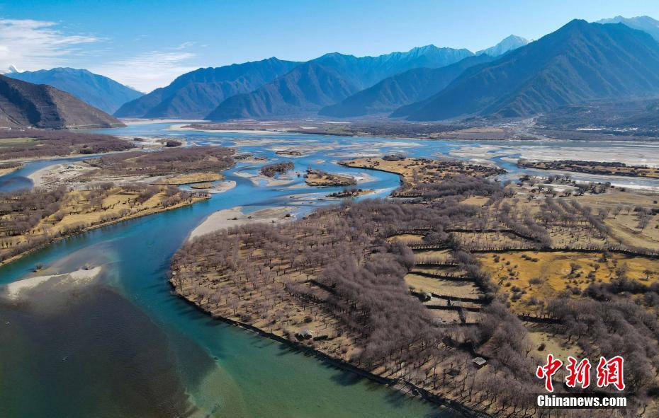 Tibet: il paesaggio del Yani National Wetland Park in inverno