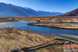 Tibet: il paesaggio del Yani National Wetland Park in inverno