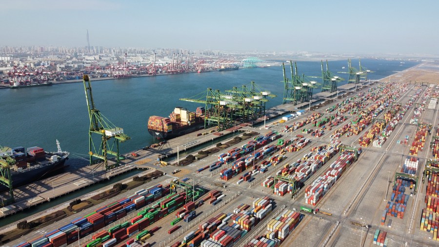 Vista aerea del terminal internazionale del Pacifico per container al porto di Tianjin, nord della Cina. (11 gennaio 2021 - Xinhua/Zhao Zishuo)