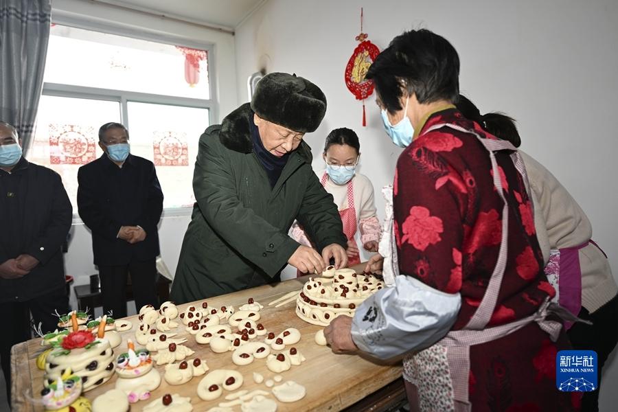 Xi Jinping visita la popolazione locale nello Shanxi prima della Festa di Primavera