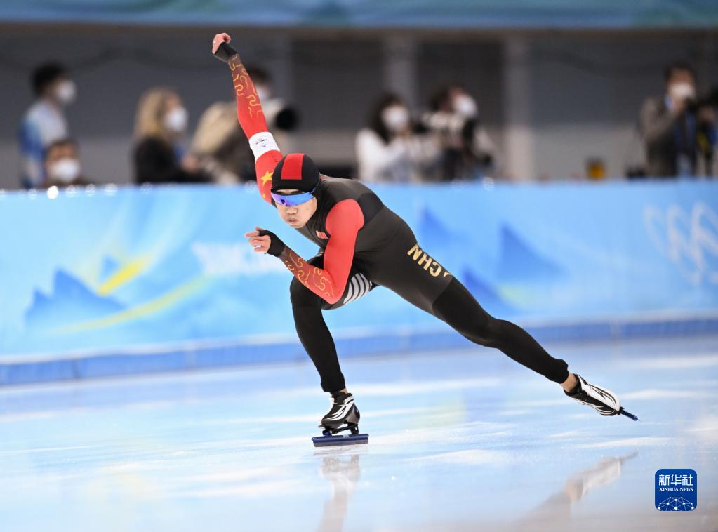 Cina: medaglia d'oro in pattinaggio di velocità maschile nelle Olimpiadi Invernali