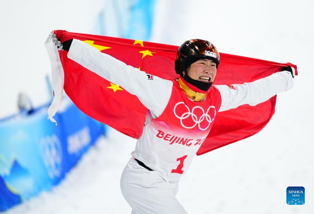 Cina, medaglia d'oro in Freestyle Skiing Aerials femminile