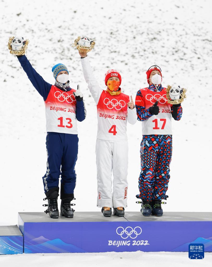 Beijing 2022: Qi Guangpu, veterano cinese, vince l'oro negli aerials maschili di freeski