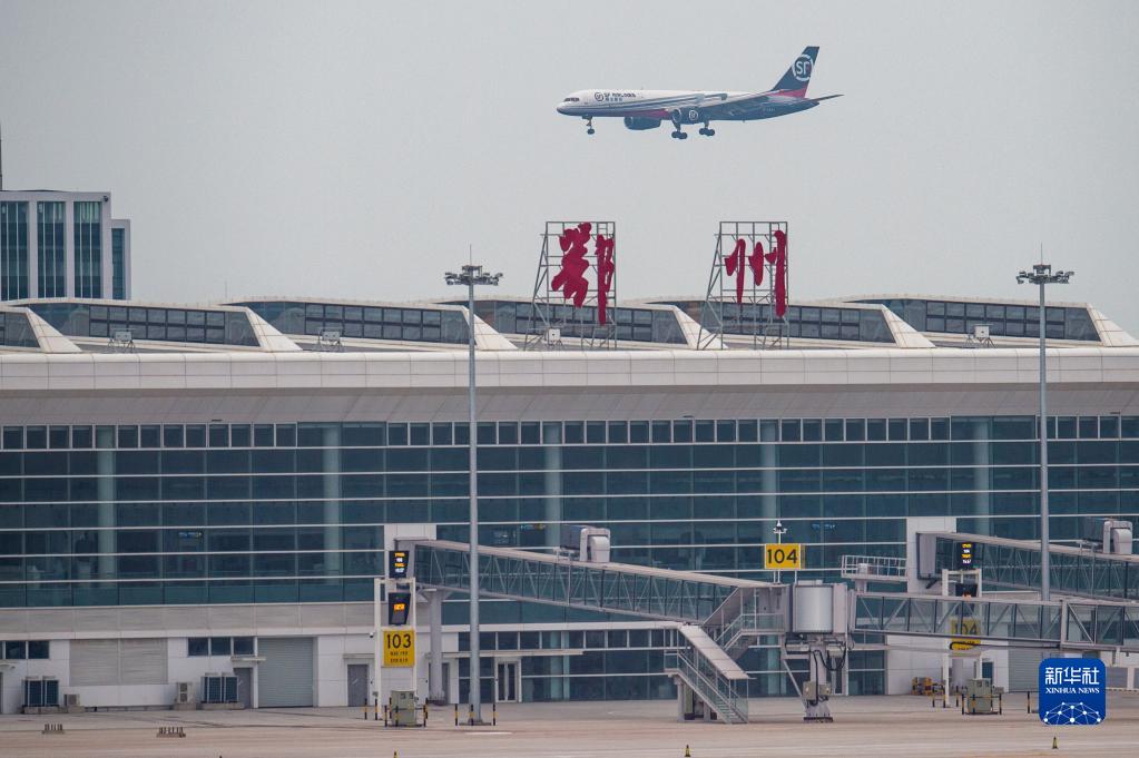 Il primo aeroporto cargo della Cina completa il test di volo 