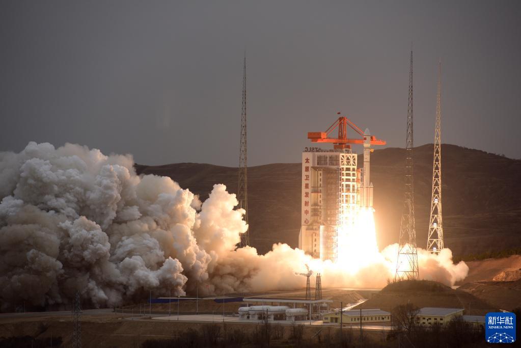 Cina, inviati in orbita due satelliti con il razzo vettore CZ-6A