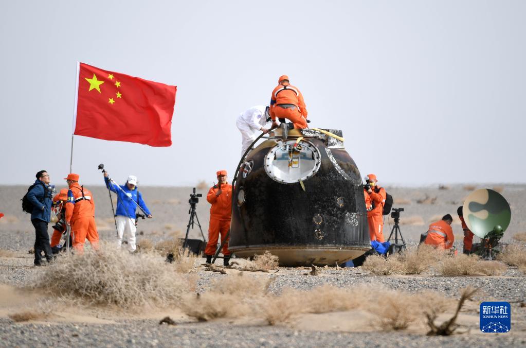 Shenzhou n.13: atterrata con successo sulla Terra