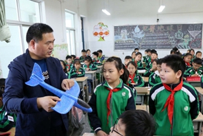 Chengdu, al via la mostra d'arte creativa sull'industria aerospaziale cinese