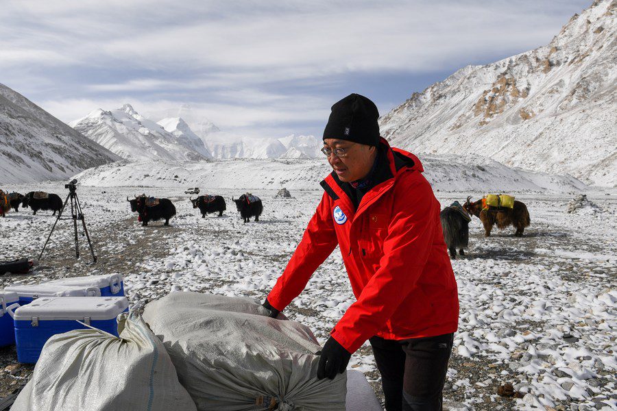 Everest: Allestito l'osservatorio meteorologico automatico più alto nel mondo