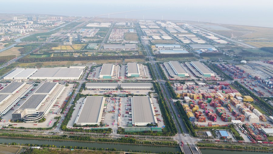 Vista della nuova area Lingang della zona di libero scambio di Shanghai. (24 ottobre 2019 – Xinhua/Ding Ting)