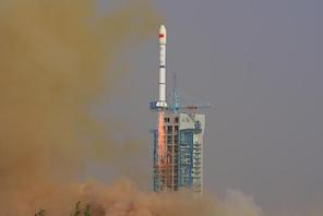 Cina, lanciati tre satelliti per le telecomunicazioni in orbita bassa