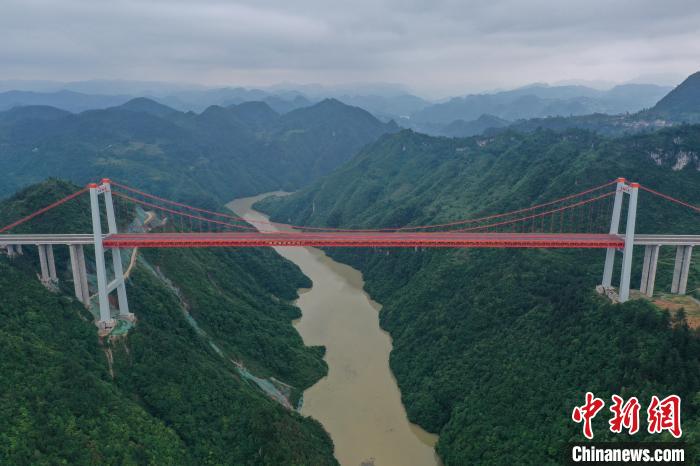 Provincia del Guizhou: vista aerea dell'autostrada Gui-Huang