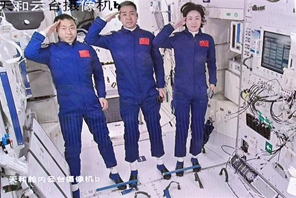 Shenzhou 14: i tre astronauti cinesi entrano nella stazione spaziale Tiangong