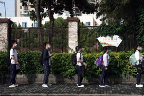 Shanghai: riprendono le lezioni offline per gli studenti delle scuole superiori