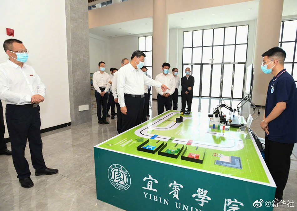 Xi Jinping in visita di ispezione nella città di Yibin