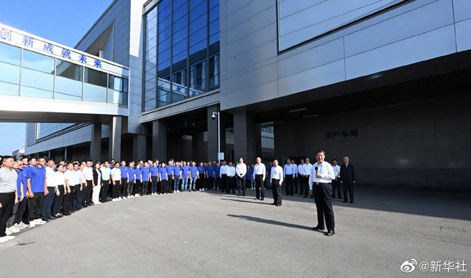 Xi Jinping in visita di ispezione nella città di Yibin