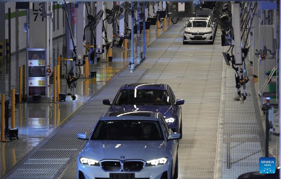 Cina: BMW apre una nuova fabbrica