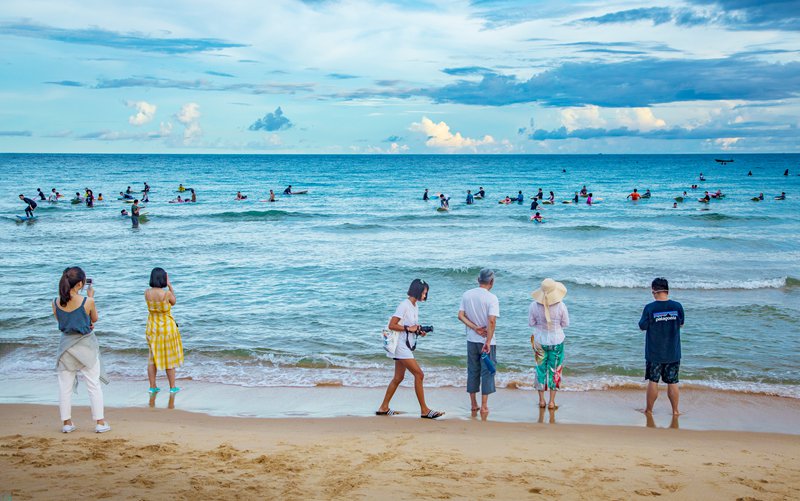 Wanning, Hainan: ottimo tempo per surfare e godersi lo splendido scenario del mare