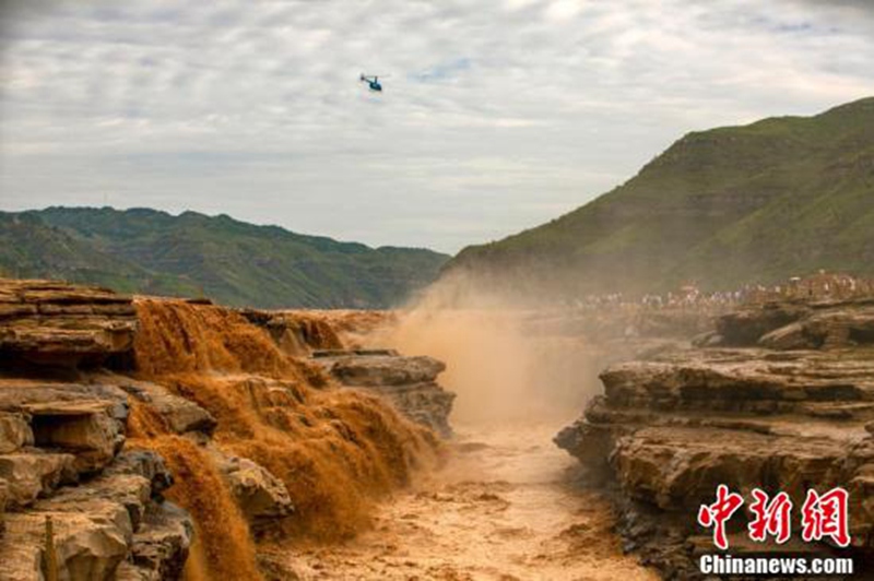 Cina: arrivata la stagione di osservazione delle cascate dorate