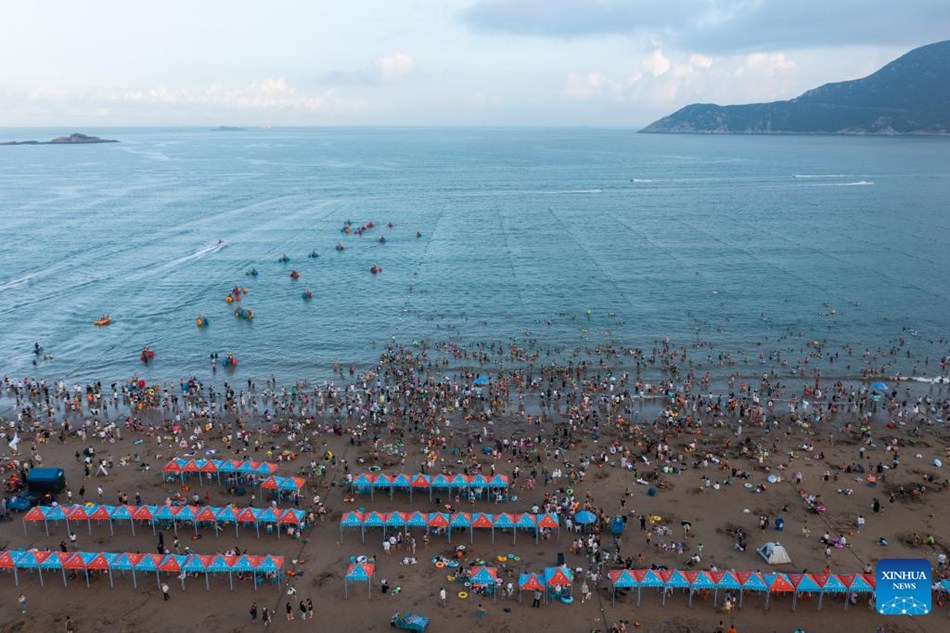 Zhoushan, Zhejiang: turismo estivo stimolato da vari intrattenimenti sul mare