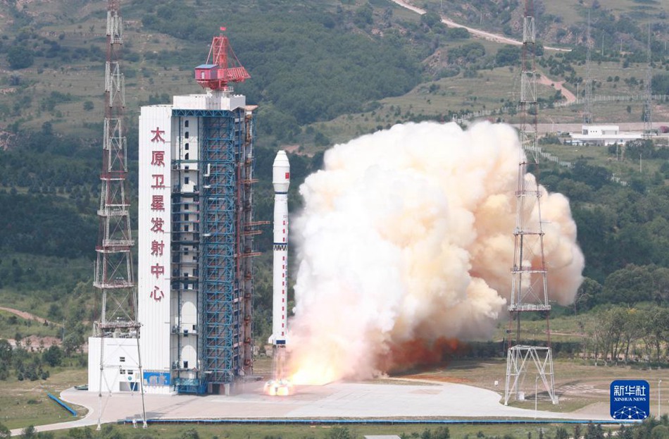 Cina, lanciato satellite per il monitoraggio del carbonio dell'ecosistema terrestre