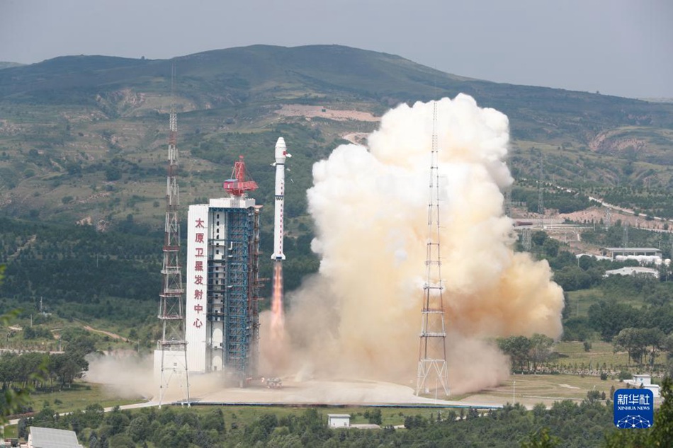 Cina, lanciato satellite per il monitoraggio del carbonio dell'ecosistema terrestre