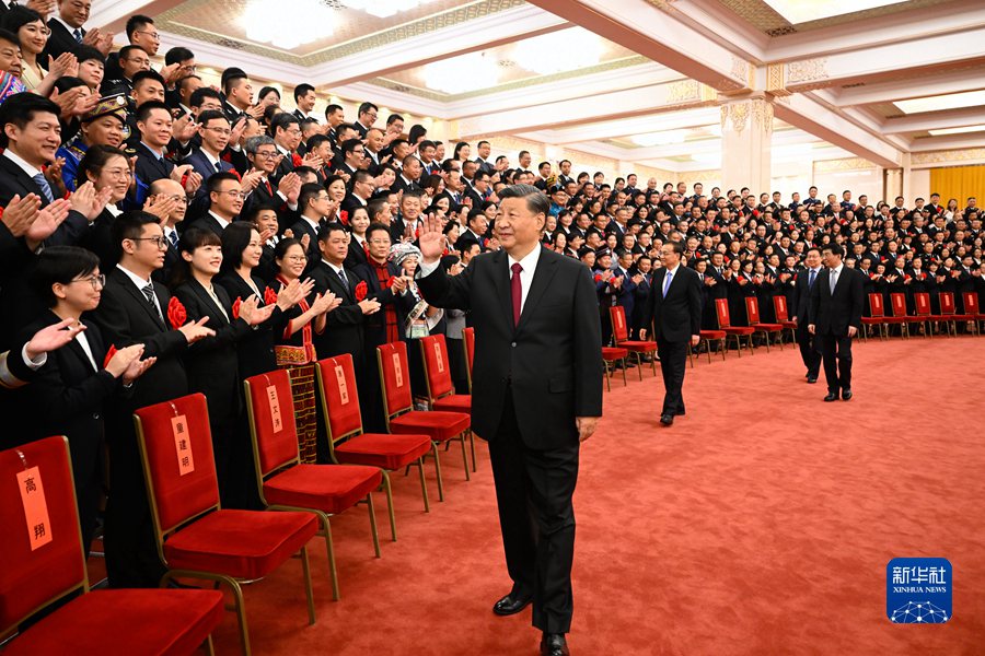 Beijing: Xi Jinping incontra i rappresentanti dei 