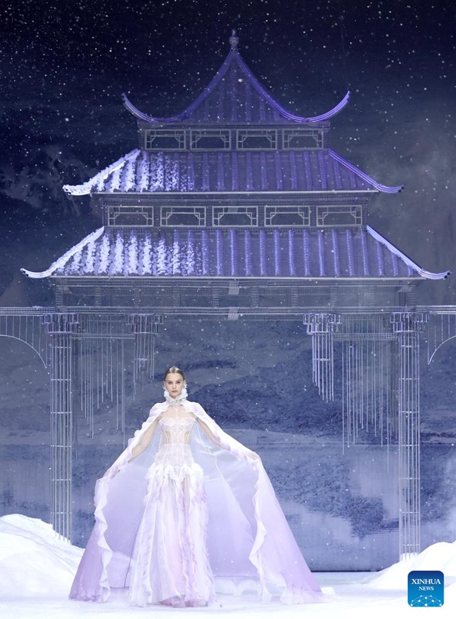 Beijing: al via la China Fashion Week Primavera Estate 2023