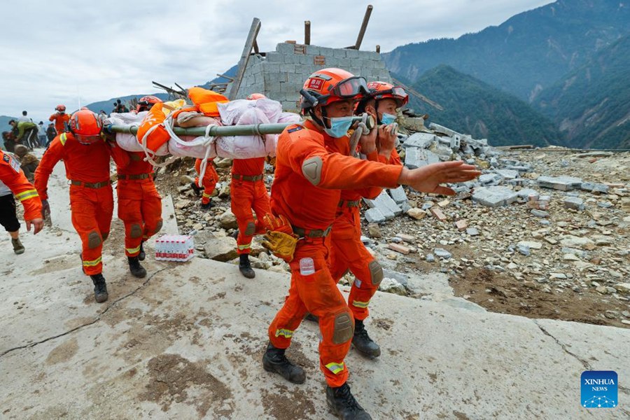 Sichuan: soccorsi in corso