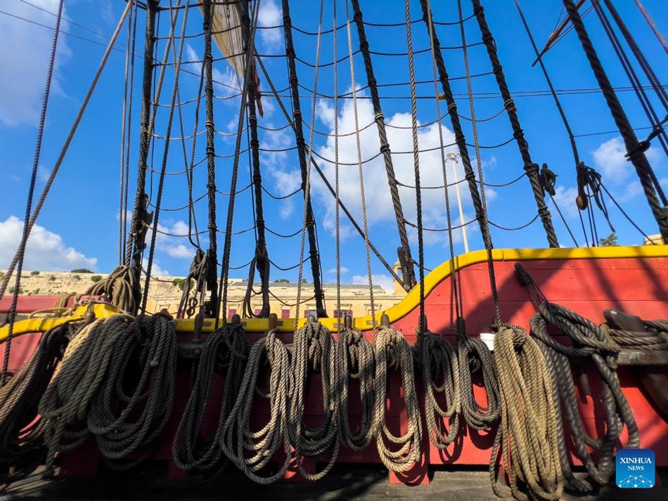 Il più grande veliero in legno del mondo attracca a Malta in rotta verso Shanghai