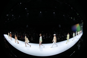 Shenzhen: aperta la Shenzhen Fashion Week Primavera/Estate 2023