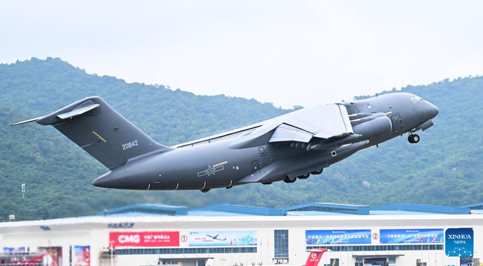 L'Airshow China prende il via nella città portuale di Zhuhai