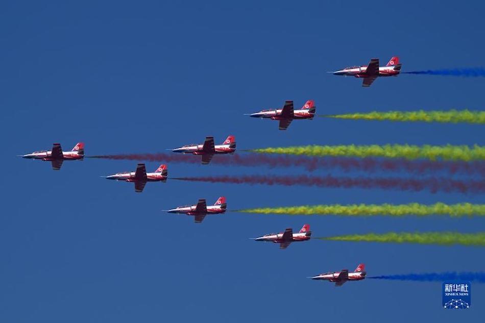 Cina: chiusura della XIV Mostra internazionale di aviazione e aerospaziale