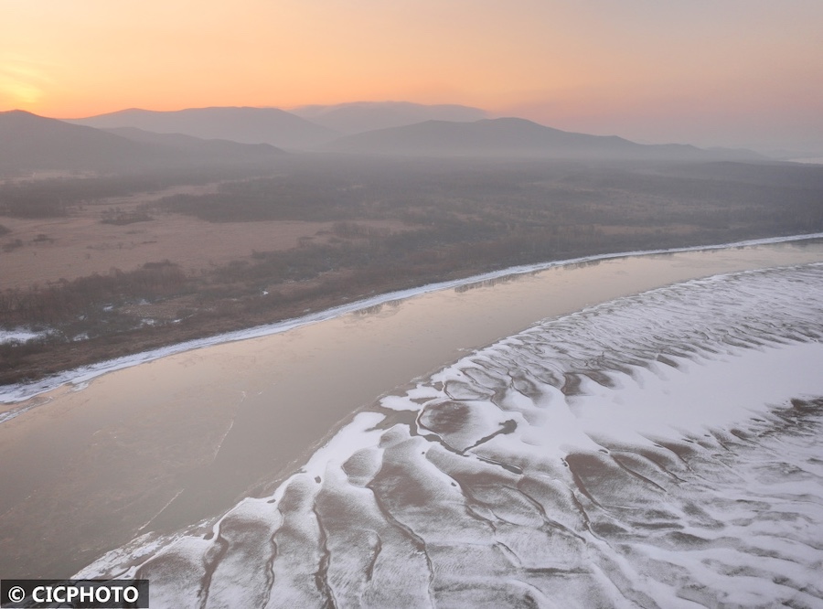 Heilongjiang: splendido scenario di deriva del ghiaccio nella sezione Rao del fiume Wusuli