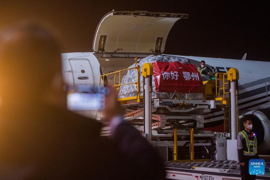 Aperta la prima rotta all-cargo nel primo aeroporto cargo hub professionale della Cina