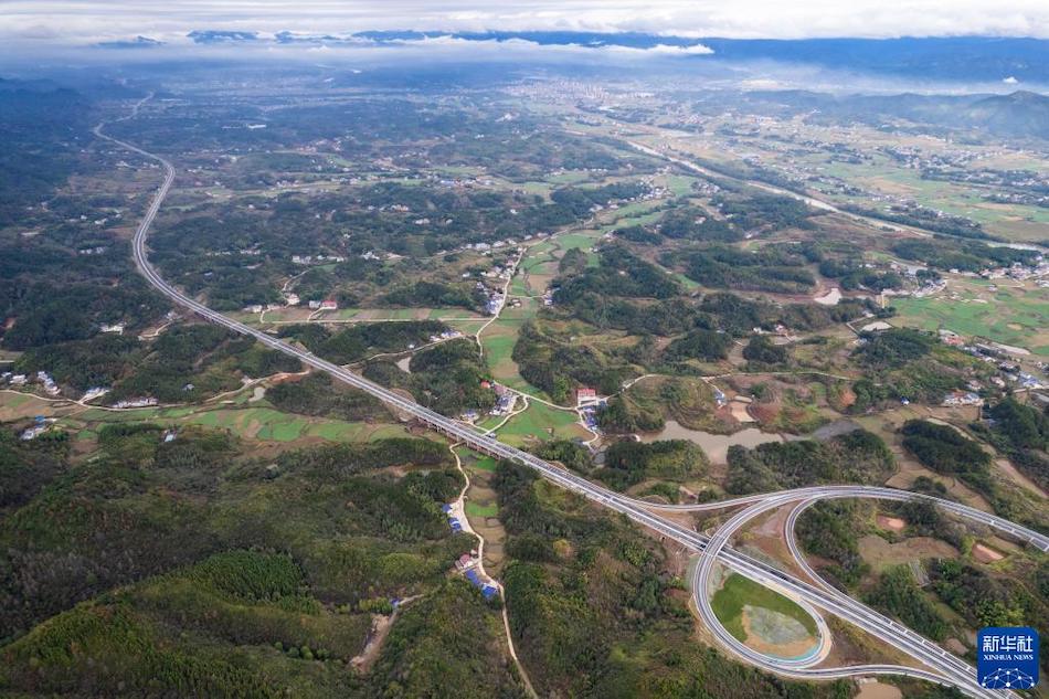 Aperta al traffico la prima autostrada intelligente dello Hunan