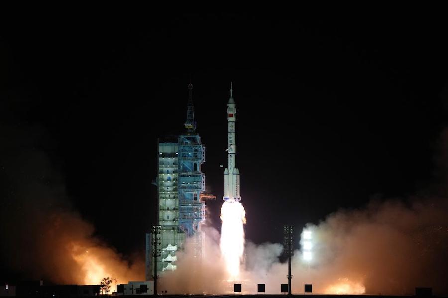 Cina, lanciata la navicella spaziale Shenzhou-15