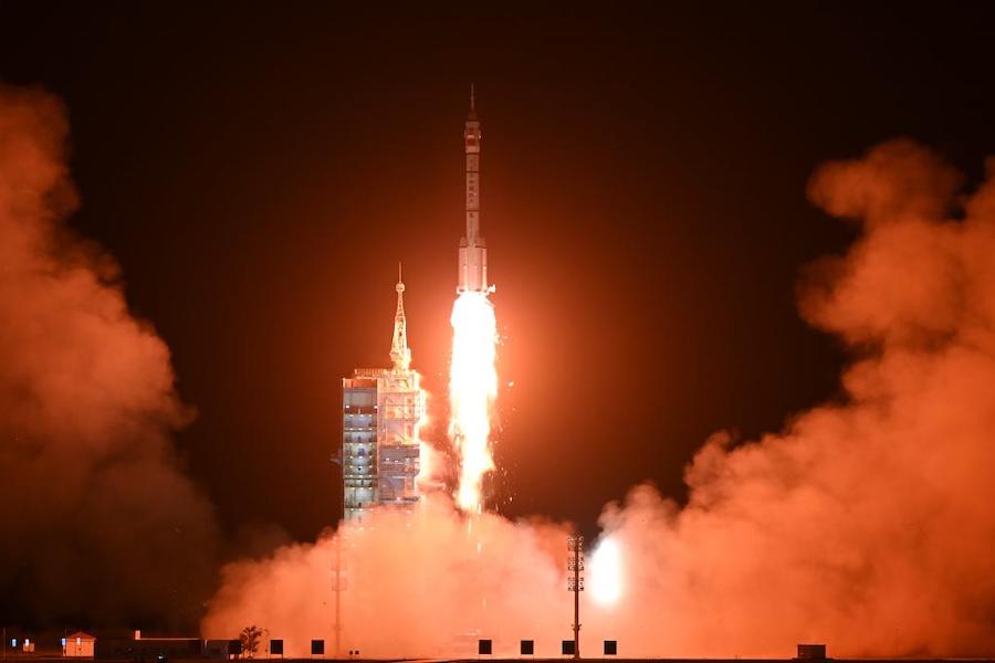 Cina, lanciata la navicella spaziale Shenzhou-15