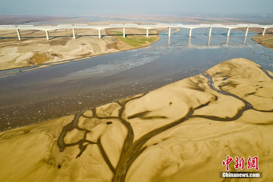 Magnifica vista invernale del fiume Giallo