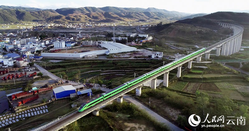 Nuova ferrovia Chengdu-Kunming entra in funzione