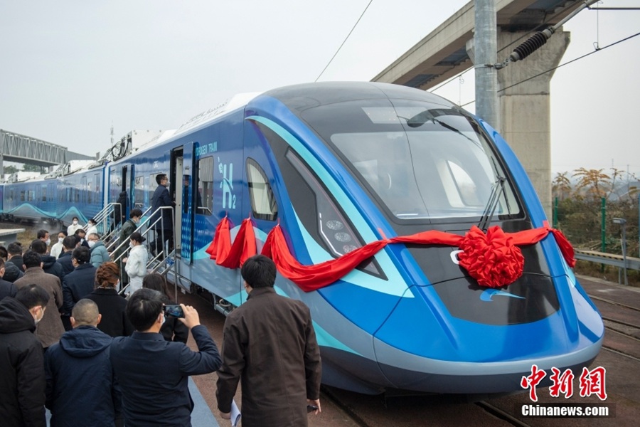 Chengdu: il primo treno urbano a idrogeno al mondo ufficialmente uscito dalla catena di montaggio