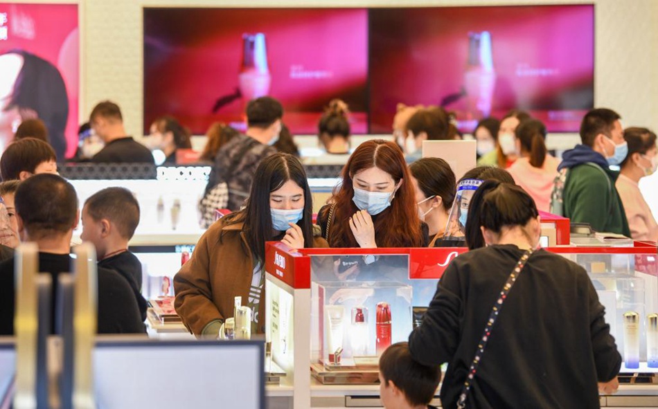 Hainan: boom di vendite dei negozi duty-free durante il Capodanno cinese